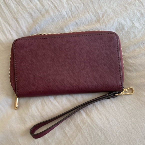 Michael Kors Clutch - Picture 3 of 4